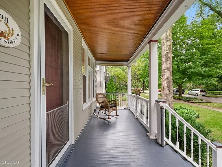 1911 Colfax St — Photo 3