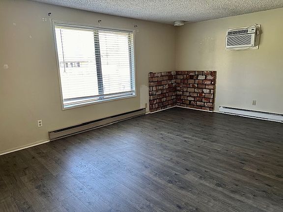 3rd image of 507 W Jay Ave