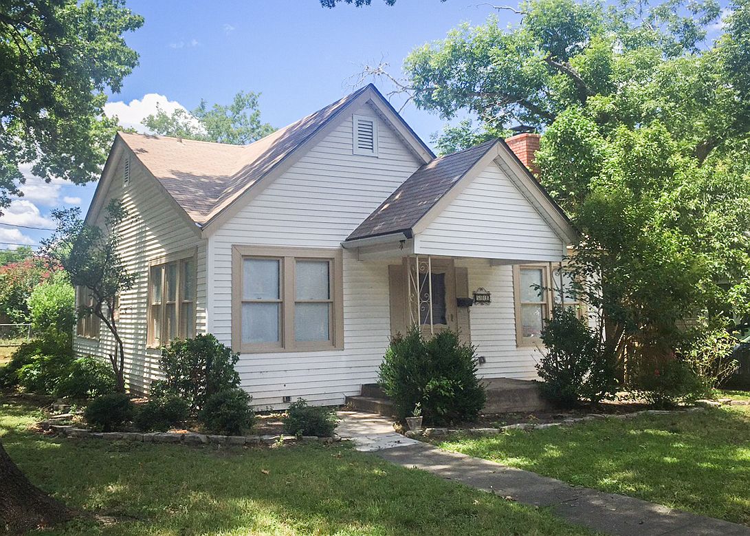 501 W Main St, Kerrville, TX 78028 | Zillow