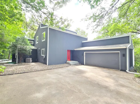 2504 Indian Rd W, Minnetonka, MN 55305