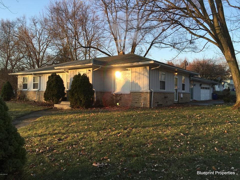 1st image of 3421 Newcastle Dr SE