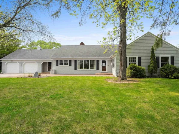 3458 Solitude Rd, De Pere, WI 54115