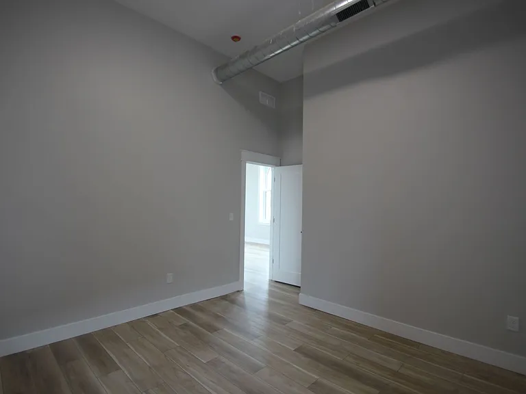 113 E Main St #1 — Photo 22