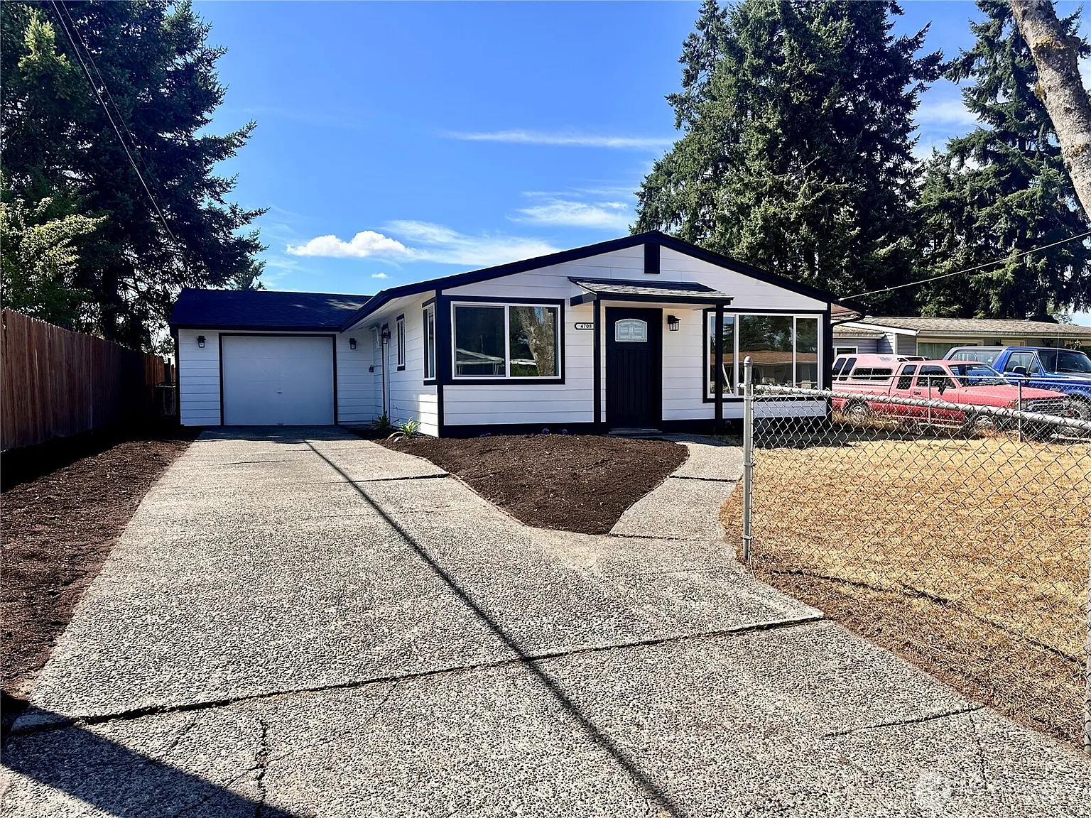 4708 Lila Lane SW photo 1