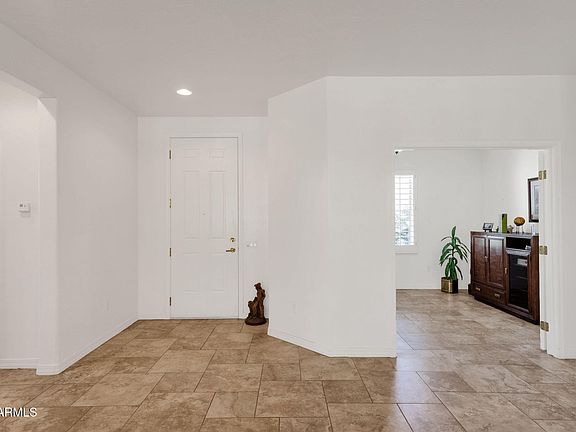 3rd image of 19926 N CRESCENT Way