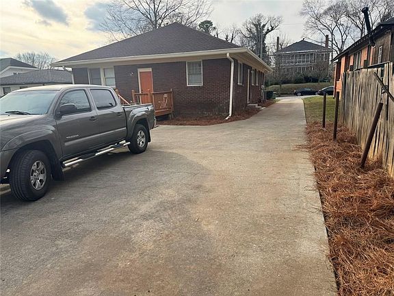 3rd image of 644 Holderness St SW