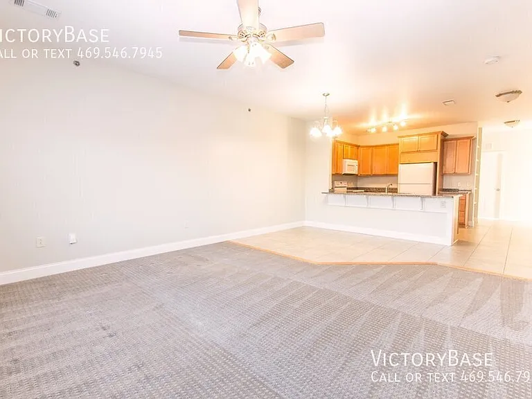 Creekside Apartments — Photo 4