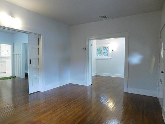 4th image of 1111 Magnolia St