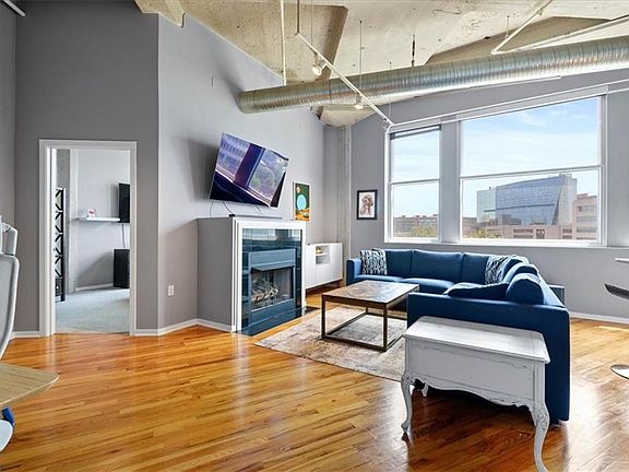 4th image of 2107 Grand 909 Blvd