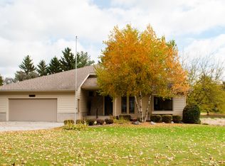 914 S Main St, Lake Mills, WI 53551