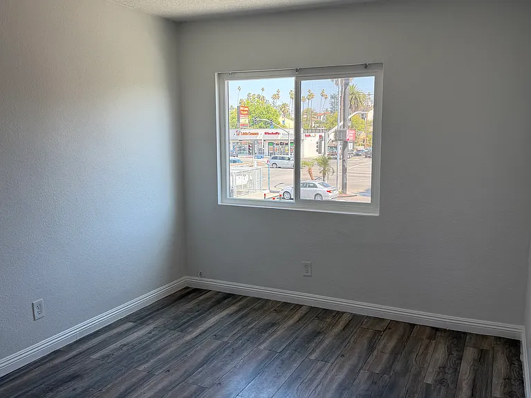 3711 Pueblo Ave #3 — Photo 11