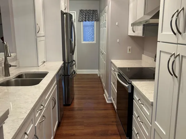 110 Main St APT 327, Saco, ME 04072