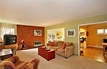 3rd image of 5634 Regis Ave