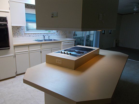 3rd image of 655 Marlin Cir