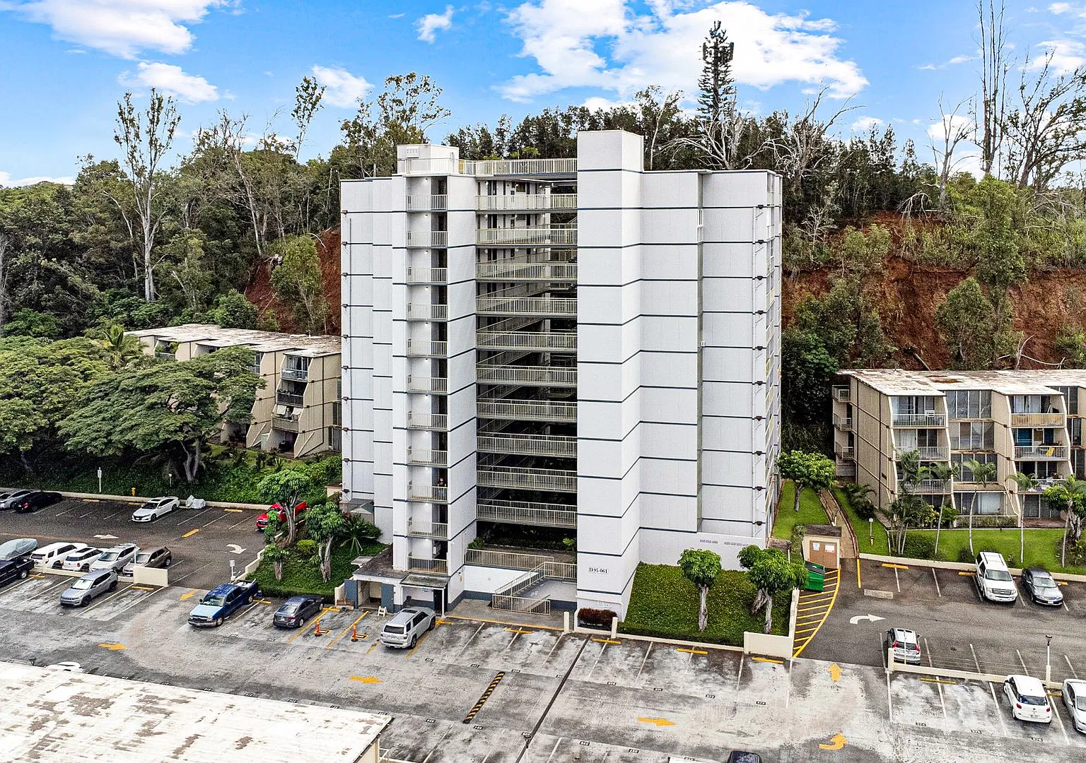 Cathedral Pt Mililani-Spacious 1 Bedroom, 1 Bath — Photo 1
