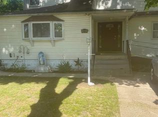 1861 Heckscher Ave, Bay Shore, NY 11706