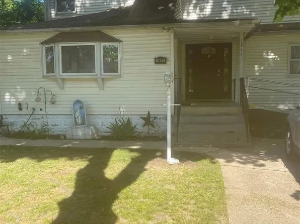 1861 Heckscher Avenue, Bay Shore, NY 11706