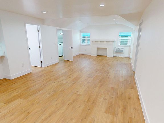 4th image of 3701 W 9th St #865