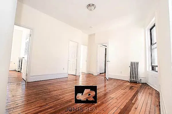 Rented by Jonis Realty | media 4