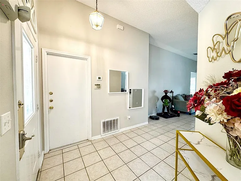 1509 Indian Oaks Trl — Photo 5