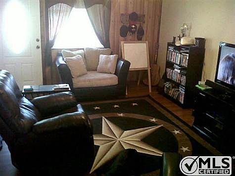 2nd image of 1317 Colony Dr