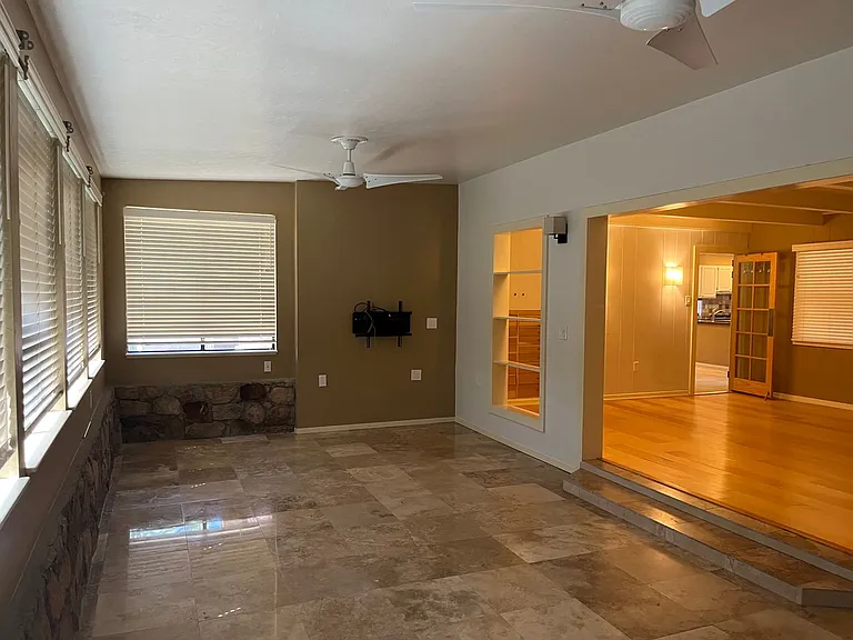318 Sunset Park Dr — Photo 11
