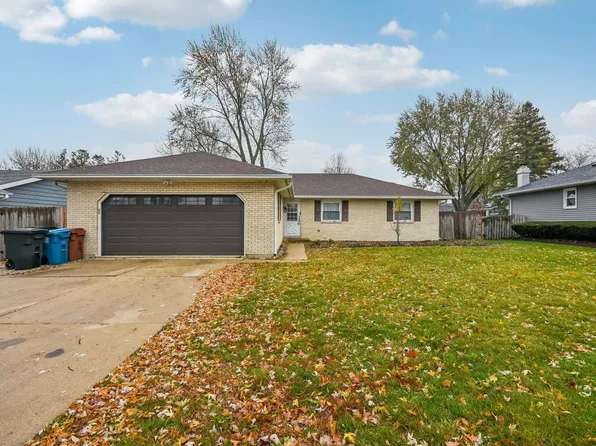 1071 Almond Dr, Aurora, IL 60506