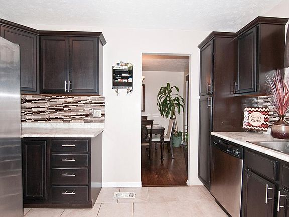 2nd image of 11311 Gravenhurst Dr