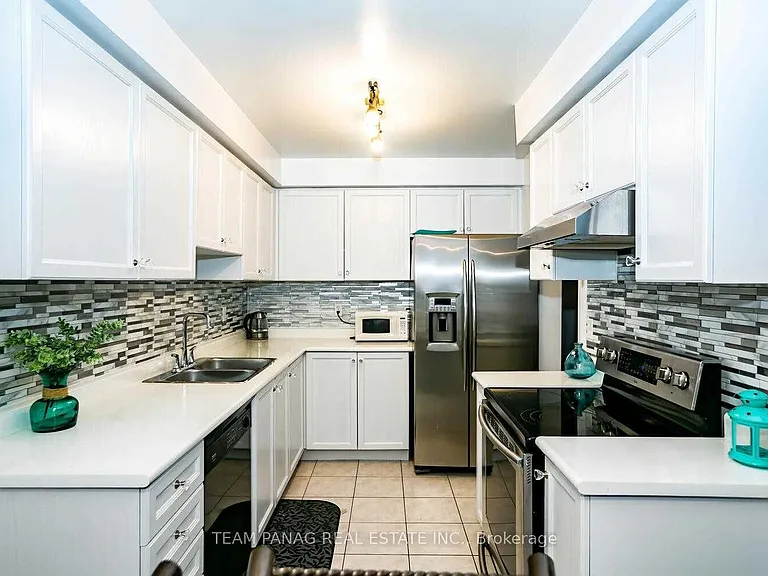 4 Queen Anne Dr — Photo 7