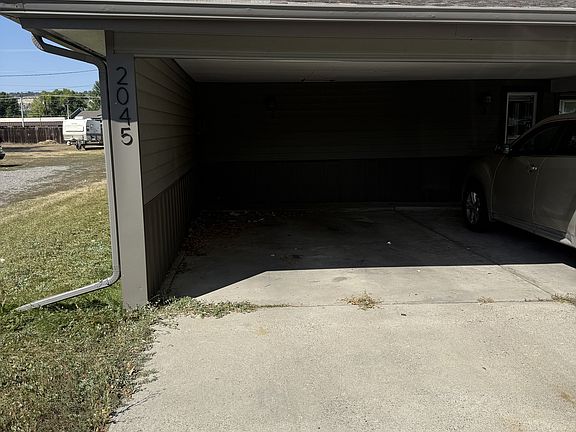 2nd image of 2045 Alderson Ave APT 4