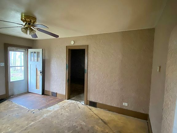 2nd image of 2313 W Wiswall St