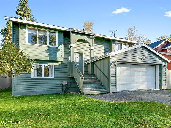 2nd image of 3831 Winchester Loop