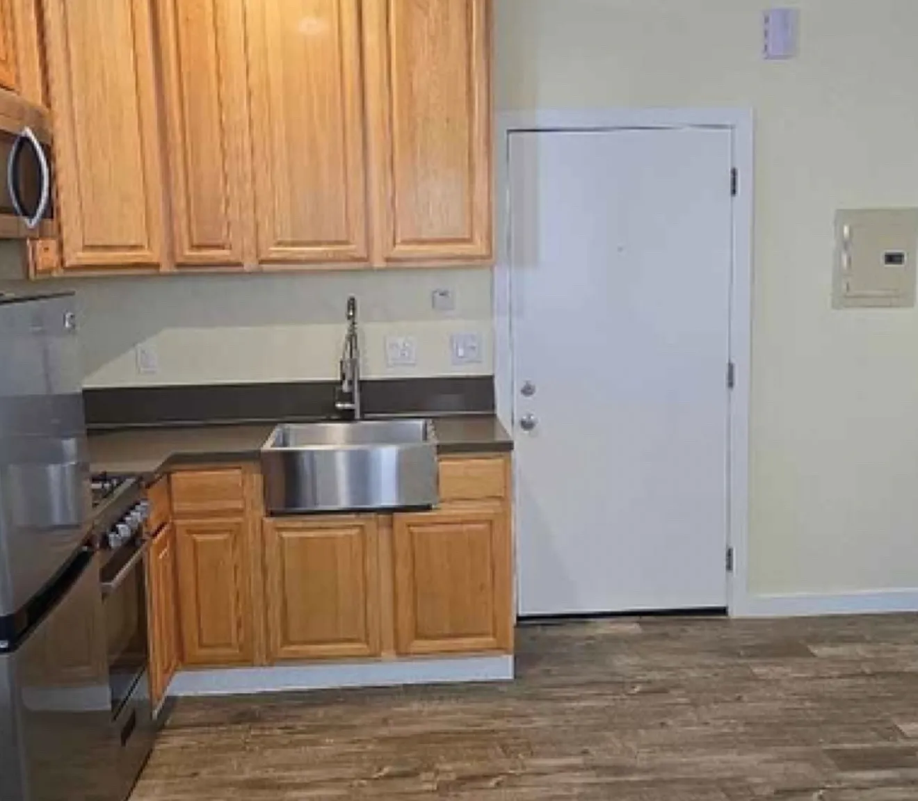 Studio, 300 sqft, $1,350 — Photo 3