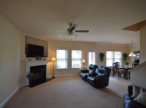 4th image of 307 Huntwood Dr