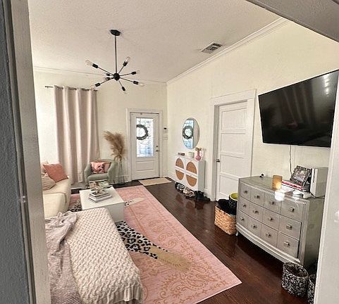 3rd image of 713 Mount Auburn Ave
