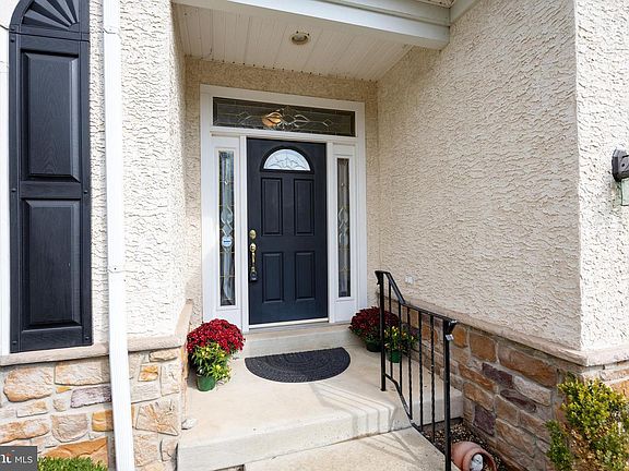 5th image of 4397 Meadowridge Ln