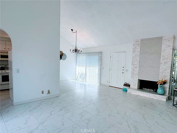 4th image of 11 Pebblewood