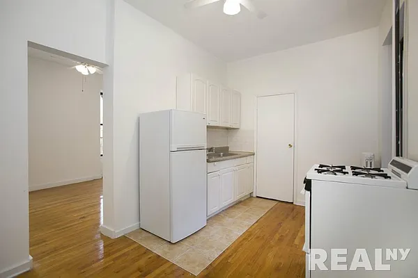 Rented by REAL New York | media 18