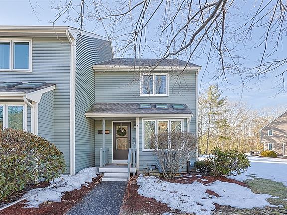 2nd image of 640 Maple Brook Rd Unit 640