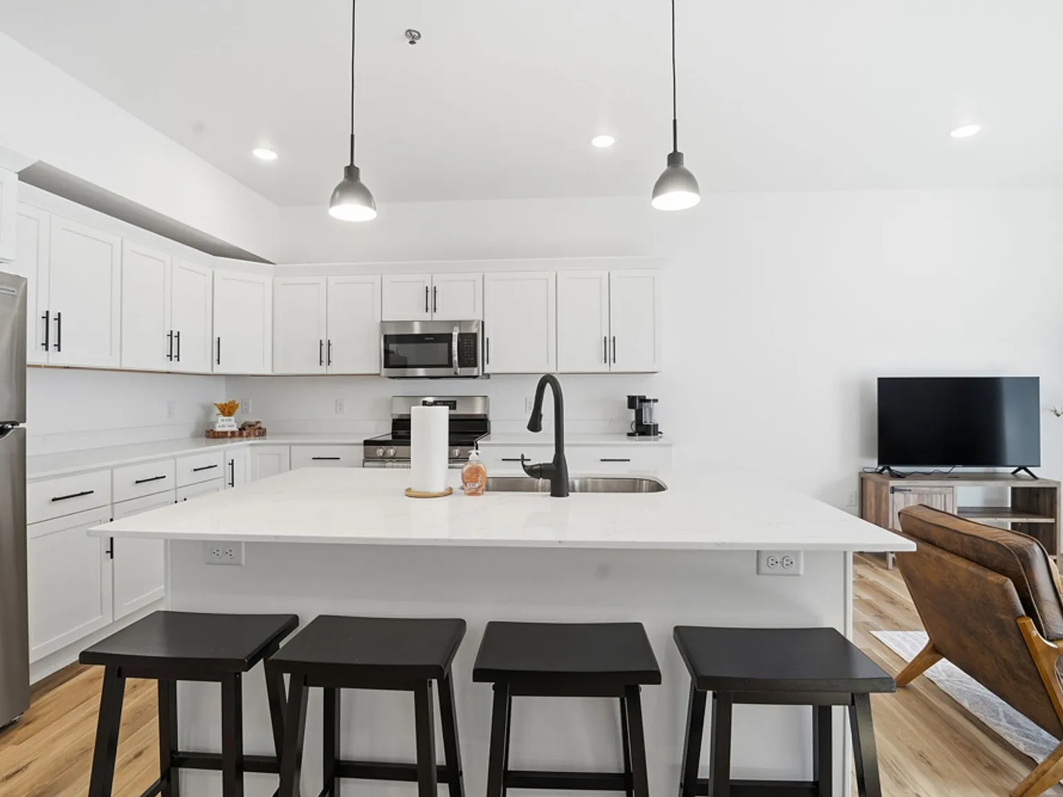Twin Oaks Apartments — Photo 4
