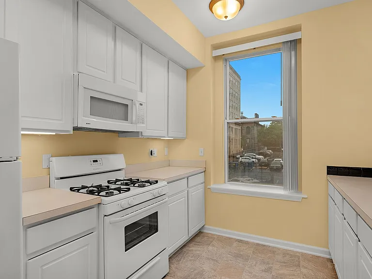 2300 N Calvert St — Photo 24