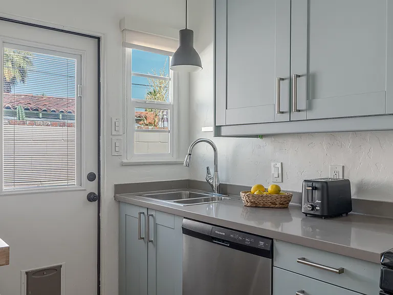 550 Calle Santa Rosa — Photo 17