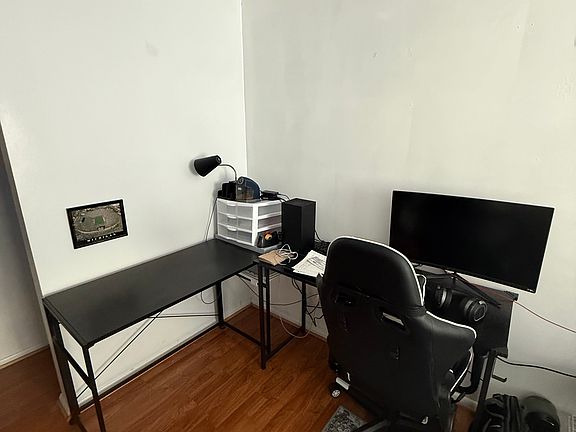 2nd image of 1070 Ferdon Rd APT 2