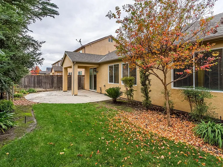 4044 Heritage Ln — Photo 26