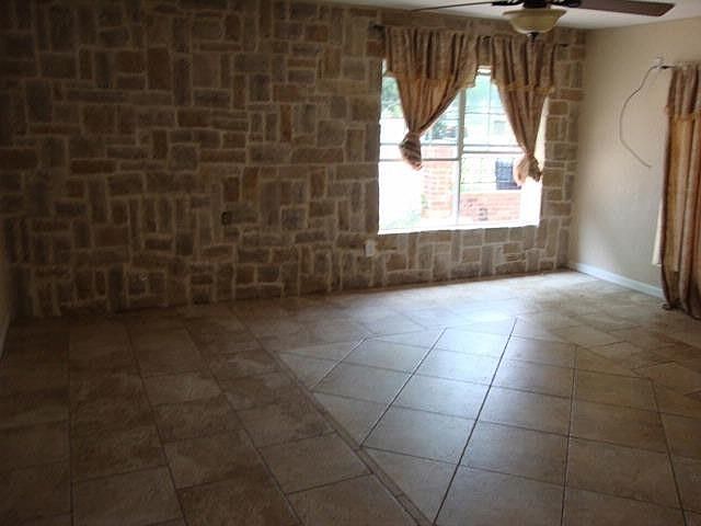 2nd image of 1017 Grandview Ave