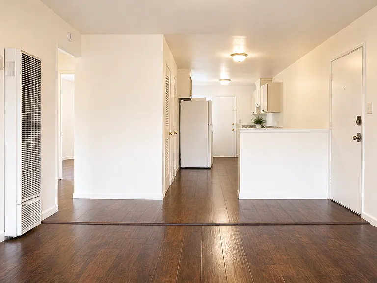 9940 Walnut St — Photo 3