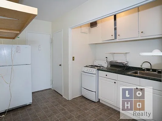 Rented by LoHo Realty | media 2