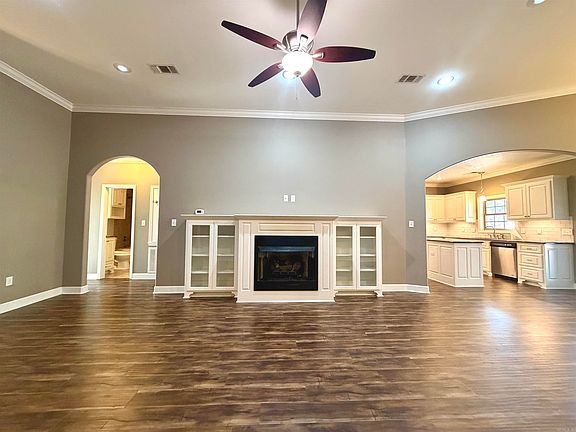 4th image of 197 Waverly Cir