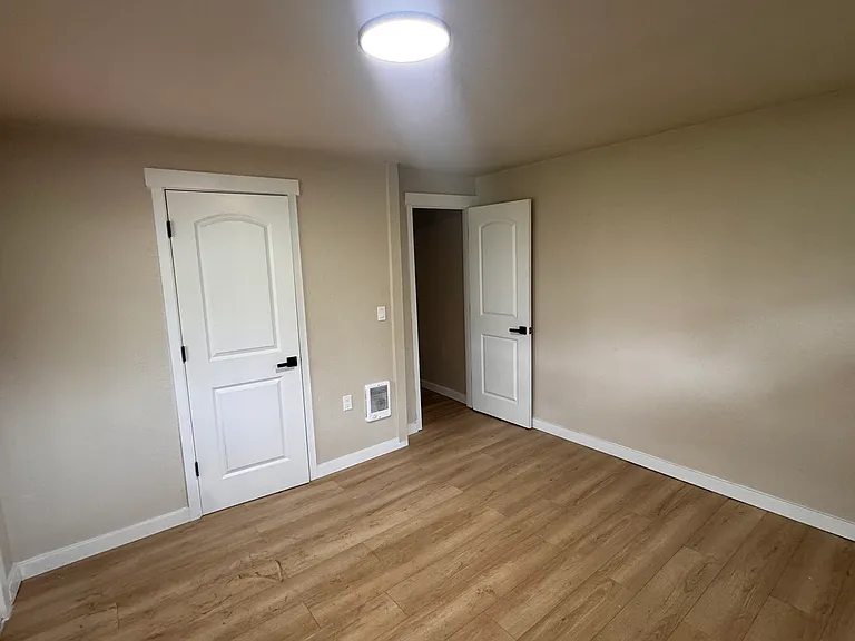 1202 Rhobina St — Photo 9