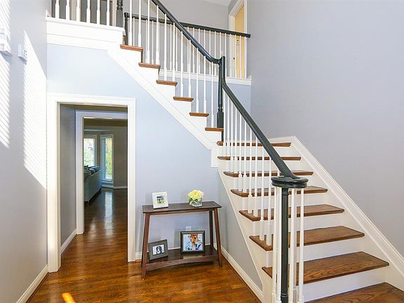 3rd image of 6574 Estate Ln